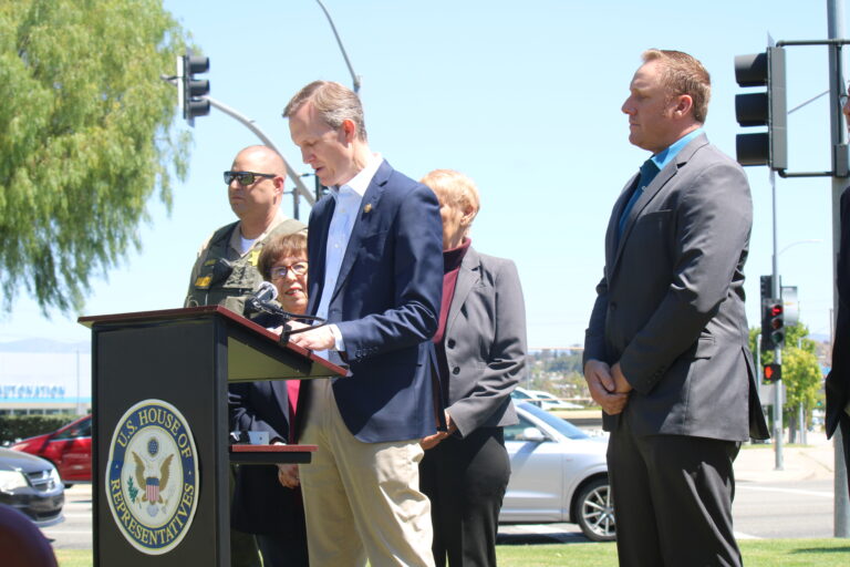 Santa Clarita Valley Signal: City, Whitesides announce $1.2M secured from Congress for pedestrian safety